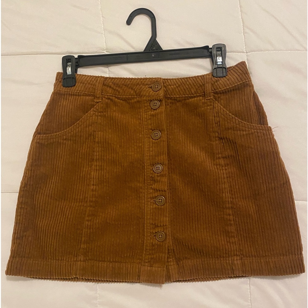 Brown corduroy skirt with buttons. Forever 21. Size Medium.